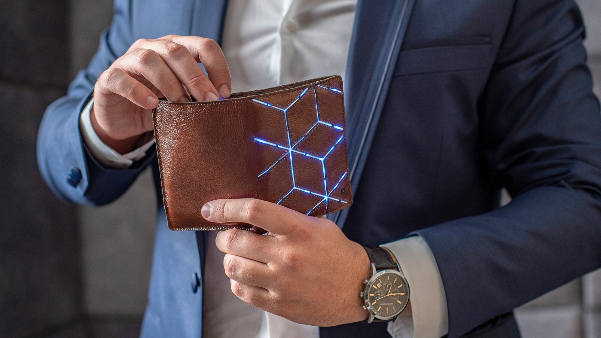 The Essential Guide to RFID Wallets: Enhancing Security in the Digital Age